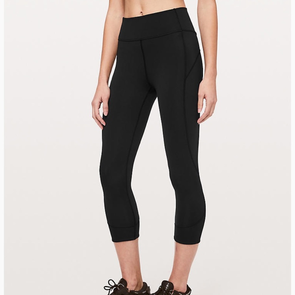 ❤️  Lululemon in movement crops
